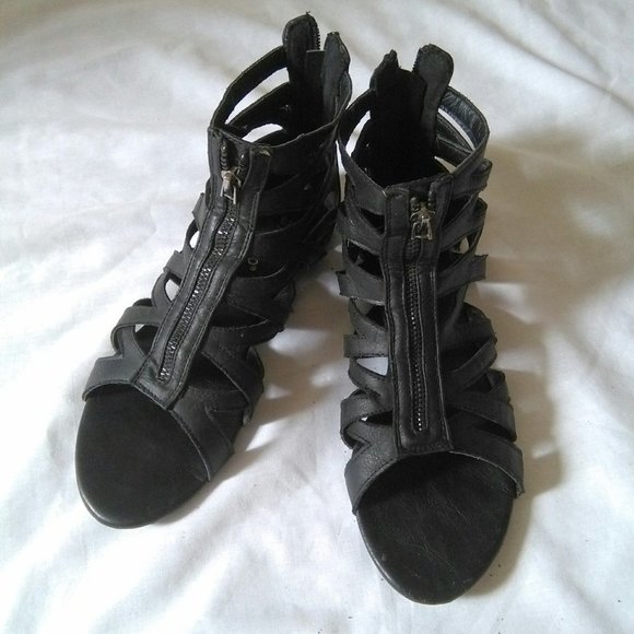 Bamboo Black Gladiator Ankle Length Sandals - Picture 2 of 7